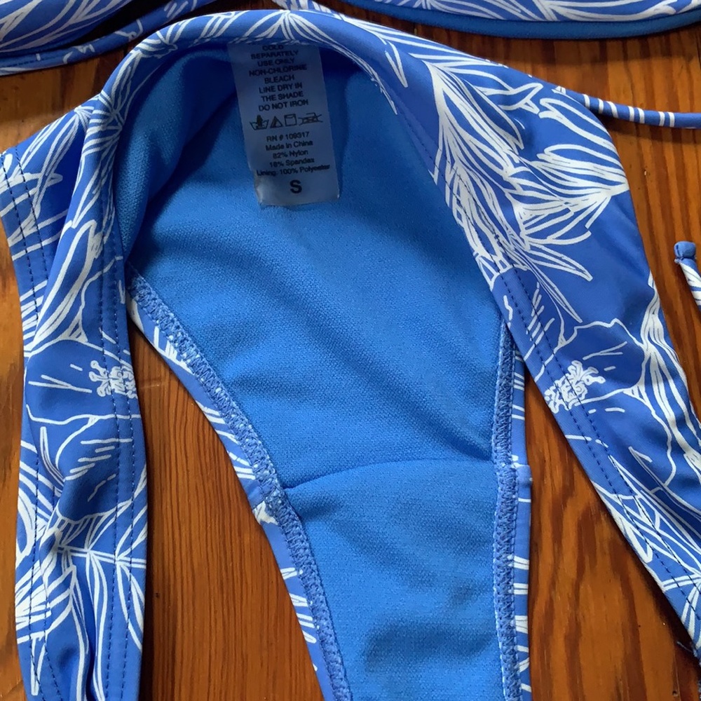 Medium size light blue bikini set - Picture 3 of 4